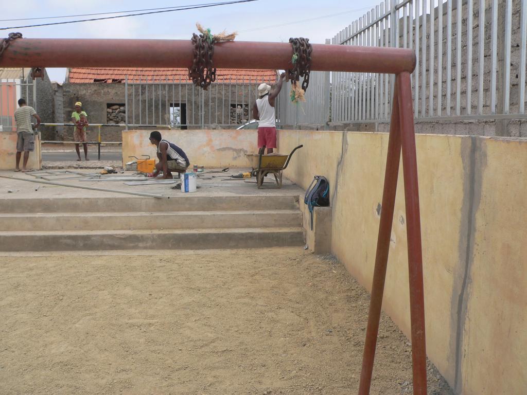 Der Kindergarten Jardim Infantil Letizia während der Sanierung.